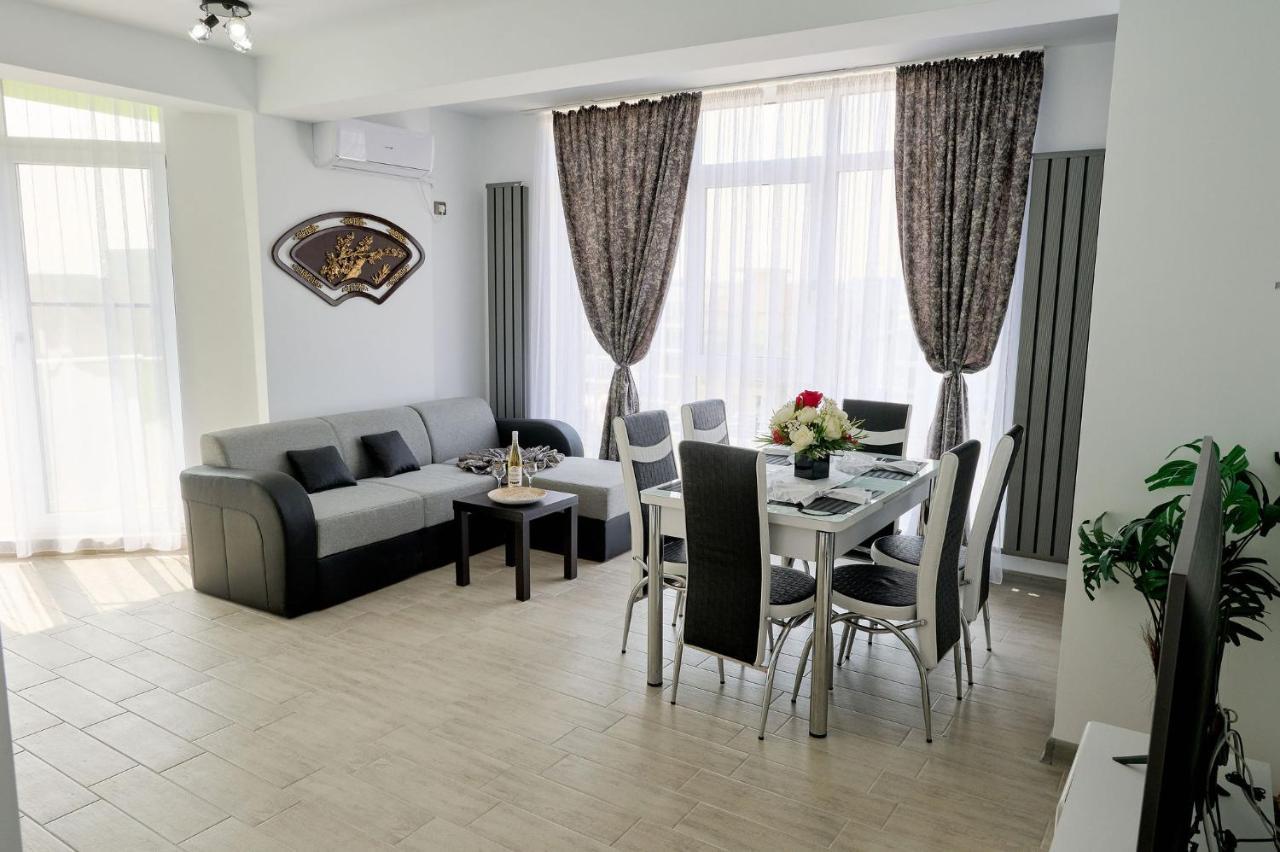 Moon Sea View Apartment - Spa N Pools Resort مامايا المظهر الخارجي الصورة