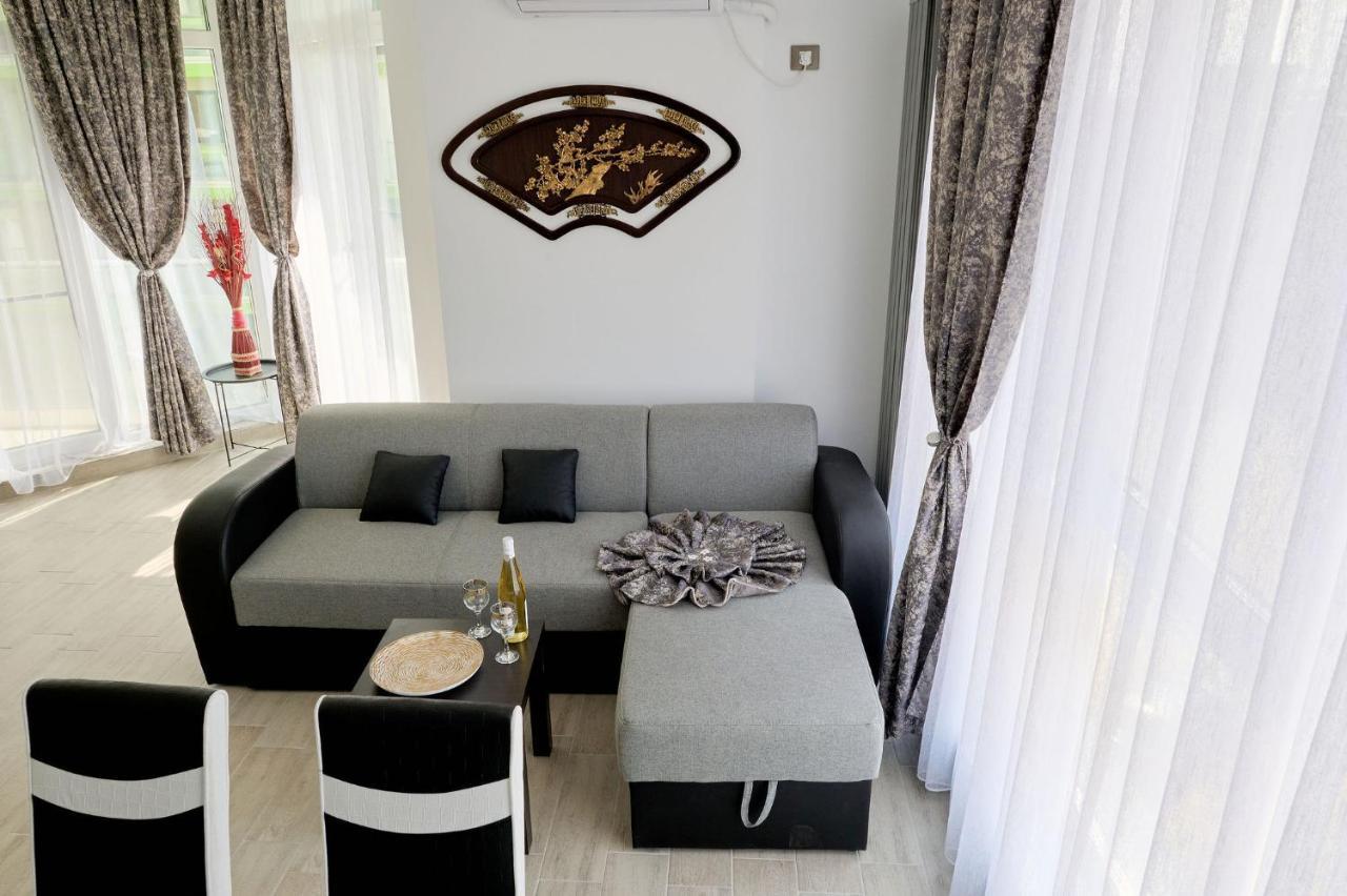 Moon Sea View Apartment - Spa N Pools Resort مامايا المظهر الخارجي الصورة